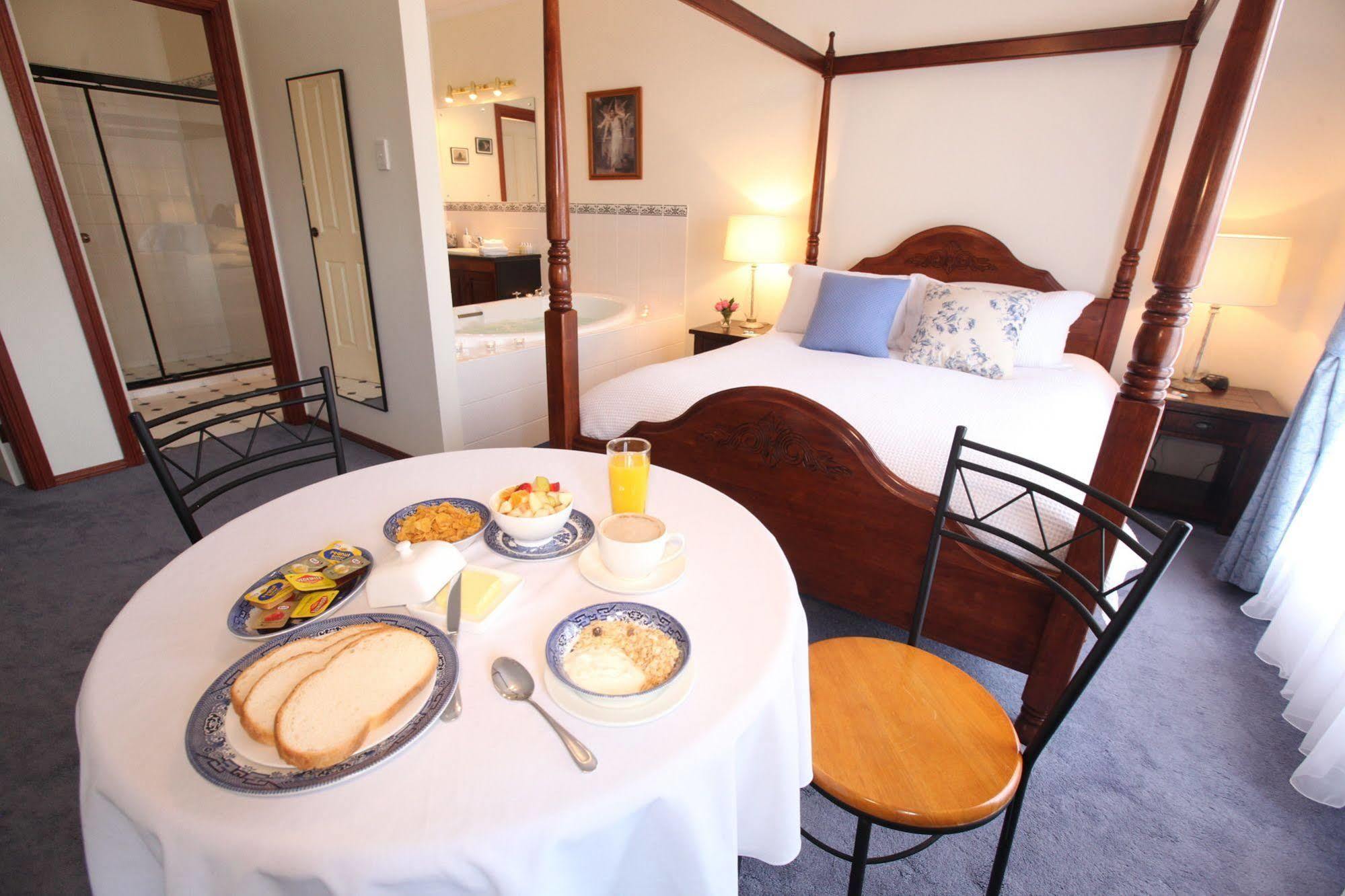 Wine And Roses Bed And Breakfast Adelaide Bagian luar foto